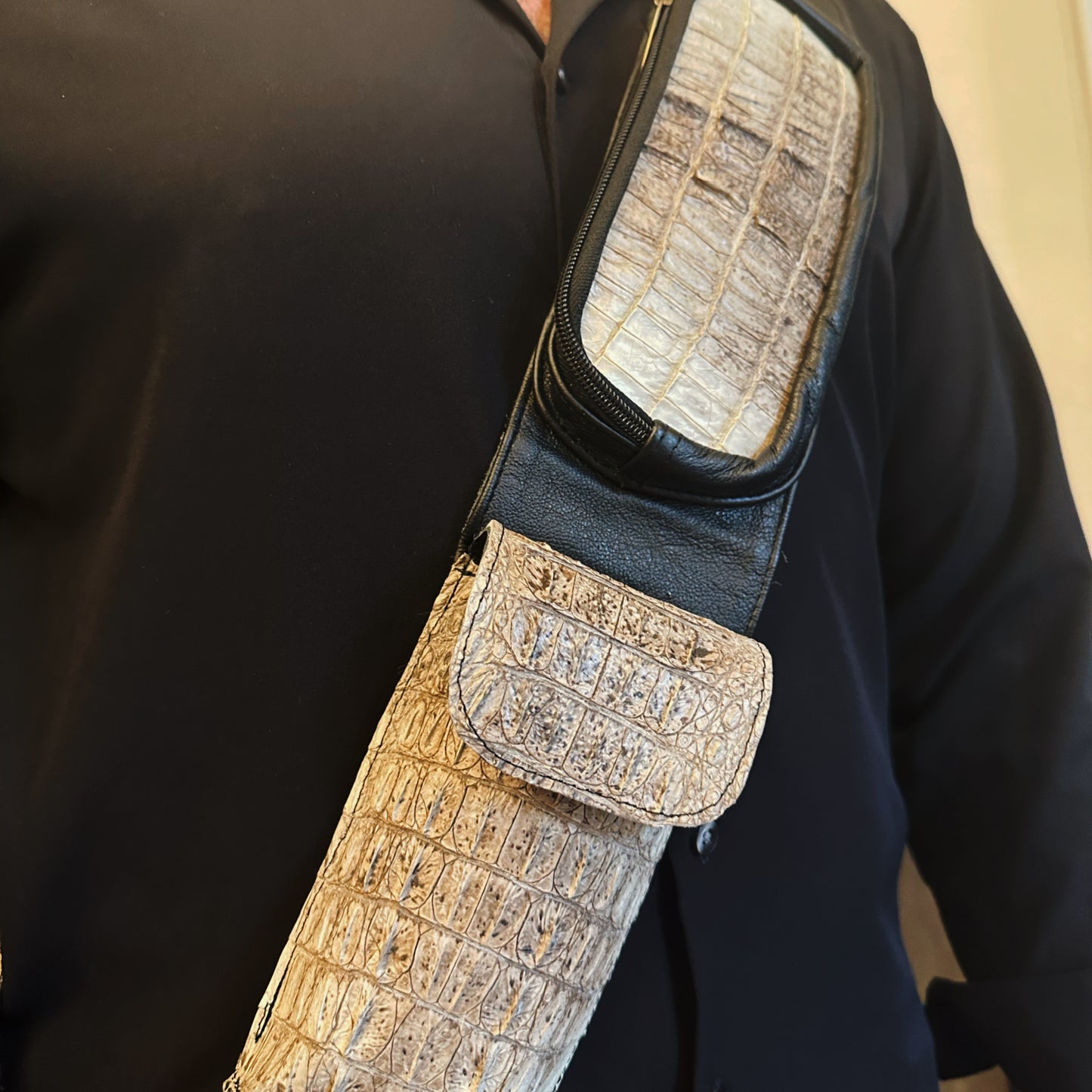 Men’s Front body Alligator Hornback Sling