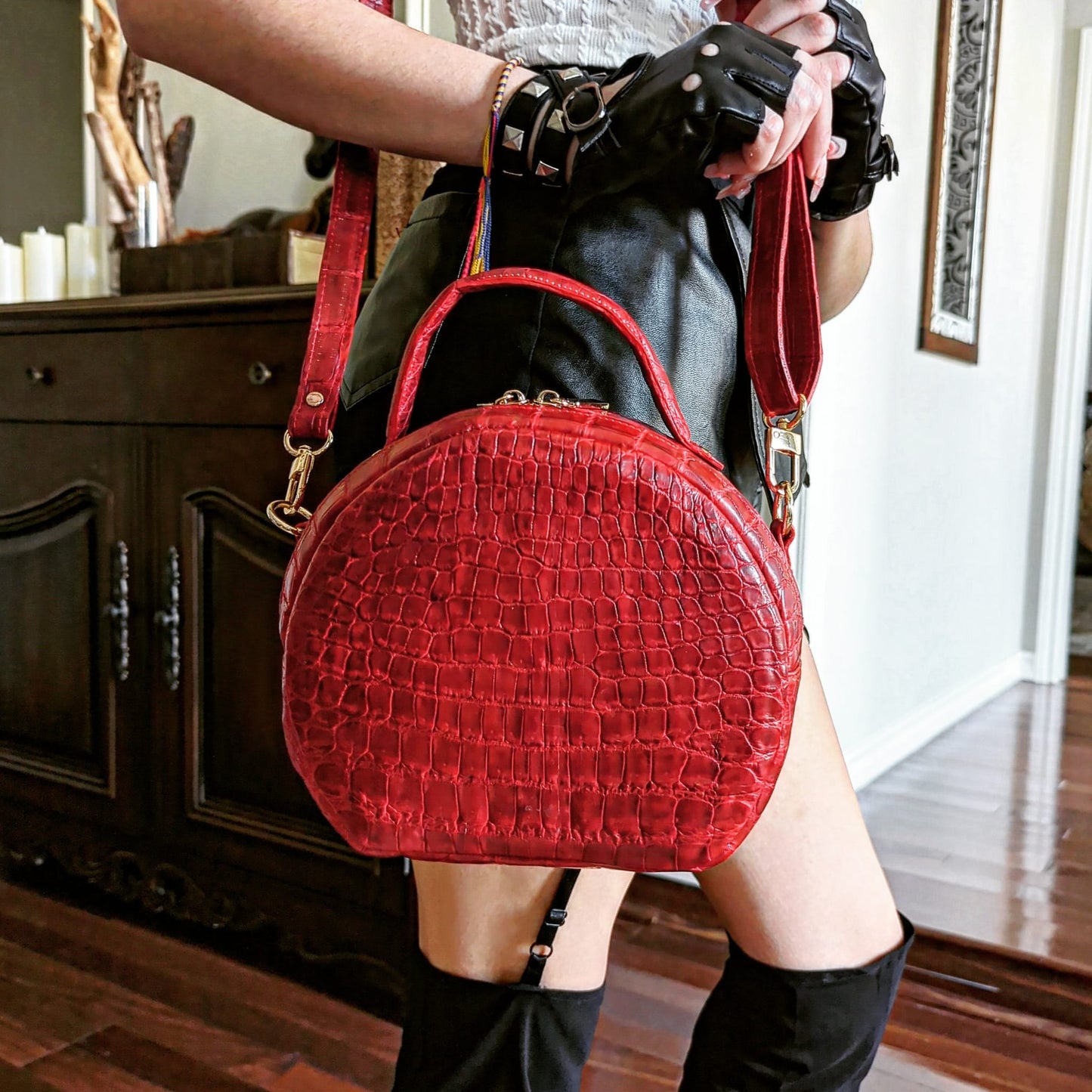Red Circle Alligator Crossbody Purse