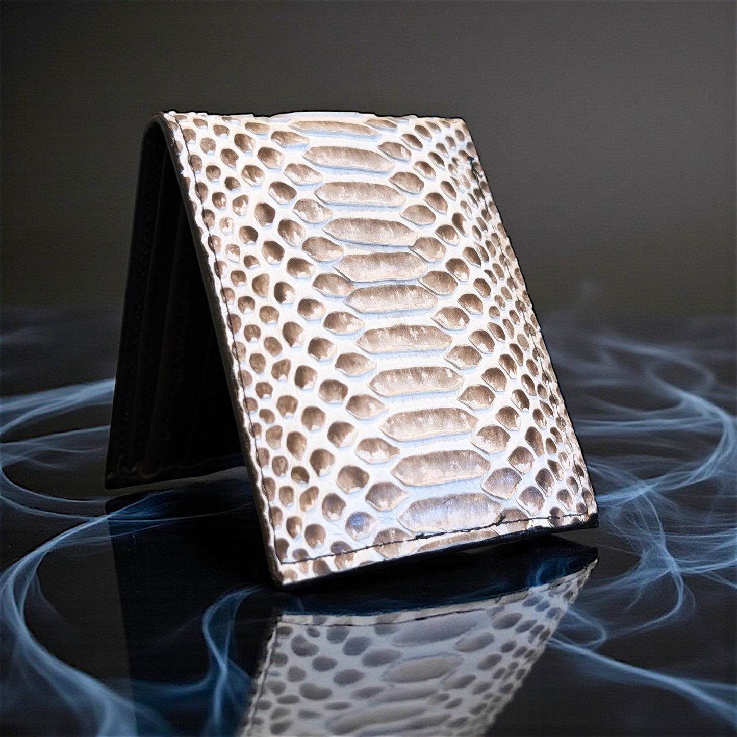 White Snakeskin Leather Bifold Wallet – 6 Card Slots – Luxury Exotic Leather Men’s Wallet
