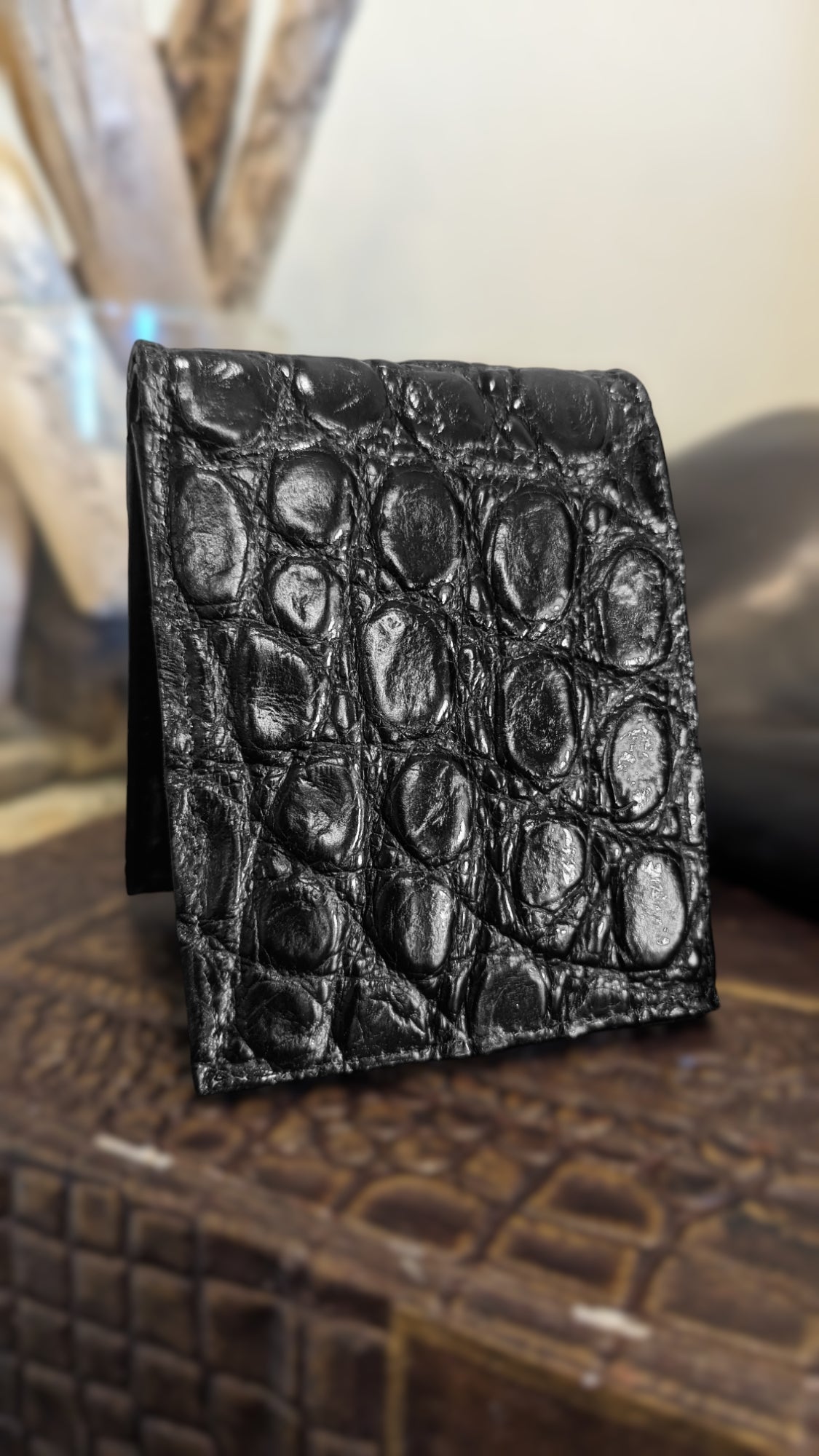 Men's Obsidian Black Alligator Leather Billfold 6 Card Slot Wallet