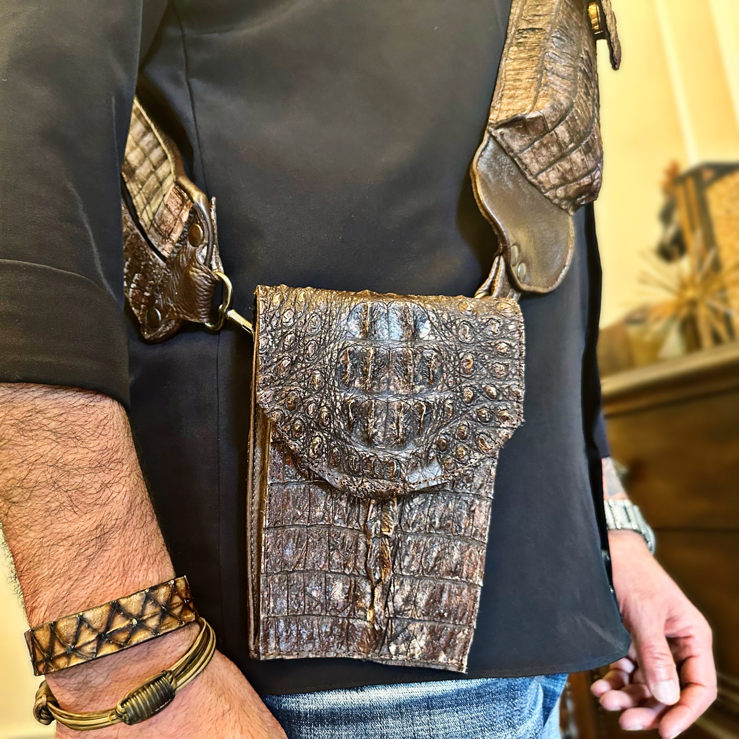 Men’s Front Body Alligator Hornback Sling